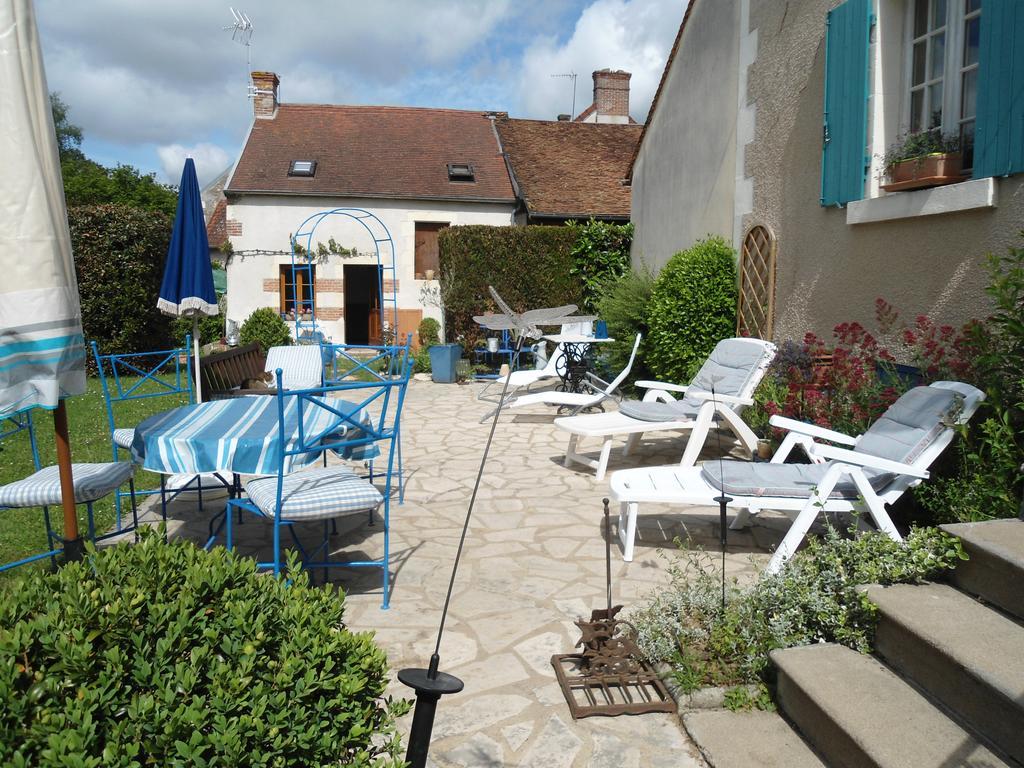 La Maison Bleue Hotel Arquian Esterno foto