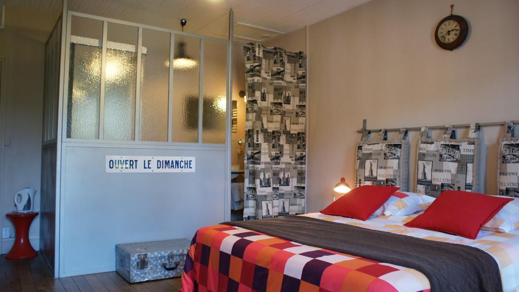 La Maison Bleue Hotel Arquian Esterno foto